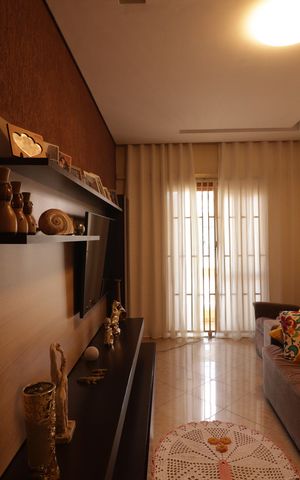 Casa à venda com 307m², 5 quartos e 3 vagas Casa à venda com 307m², 5 quartos e 3 vagasSala