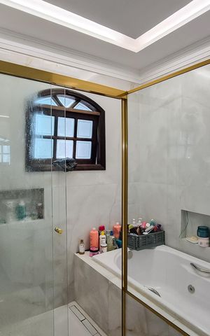 Casa à venda com 182m², 3 quartos e 2 vagasBanheiro da Suíte