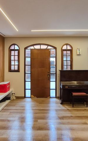 Casa à venda com 182m², 3 quartos e 2 vagasSala