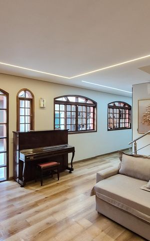 Casa à venda com 182m², 3 quartos e 2 vagasSala