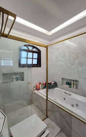 Casa à venda com 182m², 3 quartos e 2 vagasBanheiro da Suíte