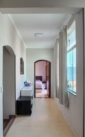 Casa à venda com 182m², 3 quartos e 2 vagasCorredor