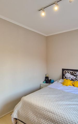 Casa à venda com 182m², 3 quartos e 2 vagasSuíte