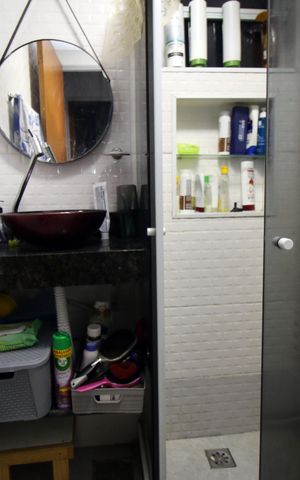 Apartamento à venda com 54m², 2 quartos e 1 vagaBanheiro Social