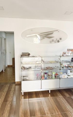 Casa à venda com 260m², 2 quartos e 3 vagas Casa à venda com 260m², 2 quartos e 3 vagasSala 1