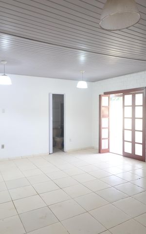 Casa à venda com 156m², 4 quartos e 4 vagasSala/Cozinha Casa 2