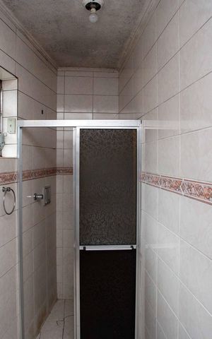 Casa à venda com 304m², 3 quartos e 4 vagasBanheiro Casa 2