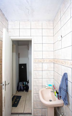 Casa à venda com 304m², 3 quartos e 4 vagasBanheiro Social