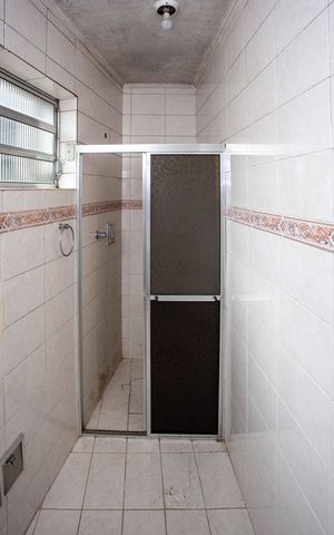 Casa à venda com 304m², 3 quartos e 4 vagasBanheiro Casa 2