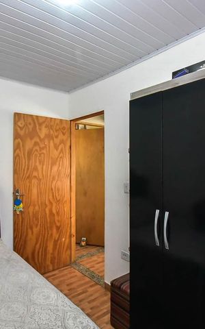 Casa à venda com 143m², 5 quartos e 2 vagas Casa à venda com 143m², 5 quartos e 2 vagasQuarto 1 da Casa 3