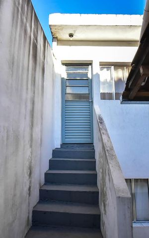 Casa à venda com 143m², 5 quartos e 2 vagas Casa à venda com 143m², 5 quartos e 2 vagasEntrada da Casa 2