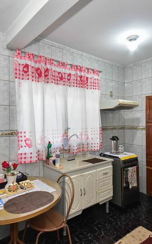Casa à venda com 143m², 5 quartos e 2 vagas Casa à venda com 143m², 5 quartos e 2 vagasCozinha da Casa 2