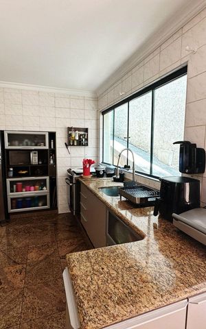 Casa de condomínio para alugar com 566m², 3 quartos e 6 vagasCozinha 