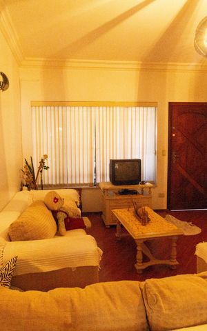 Casa à venda com 156m², 2 quartos e 1 vaga Casa à venda com 156m², 2 quartos e 1 vagaSala