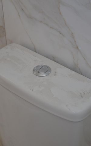 Apartamento à venda com 107m², 2 quartos e 2 vagasBanheiro de serviço