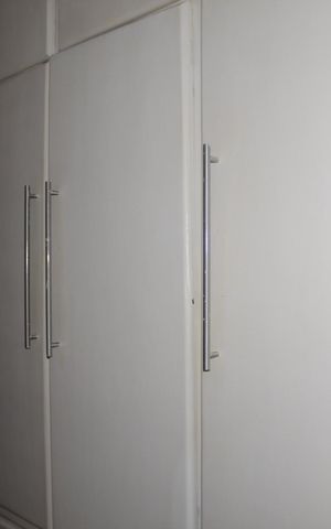 Casa de condomínio para alugar com 390m², 4 quartos e 4 vagas Casa de condomínio para alugar com 390m², 4 quartos e 4 vagasCloset da suíte 1
