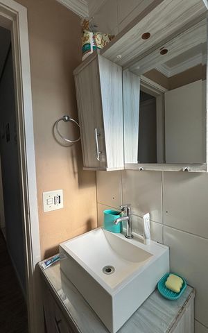 Apartamento à venda com 49m², 2 quartos e 1 vaga Apartamento à venda com 49m², 2 quartos e 1 vagaBanheiro social