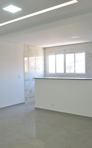 Casa à venda com 114m², 2 quartos e 3 vagasSala