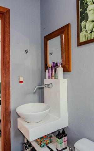Casa à venda com 199m², 3 quartos e sem vaga Casa à venda com 199m², 3 quartos e sem vagaBanheiro da Suíte
