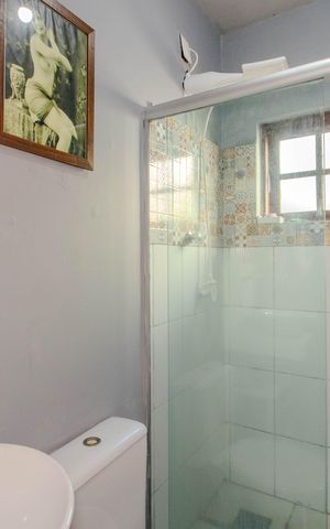 Casa à venda com 199m², 3 quartos e sem vaga Casa à venda com 199m², 3 quartos e sem vagaBanheiro da Suíte
