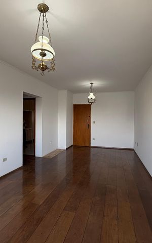 Apartamento à venda com 122m², 4 quartos e 1 vaga Apartamento à venda com 122m², 4 quartos e 1 vagaSala
