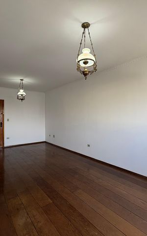 Apartamento à venda com 122m², 4 quartos e 1 vaga Apartamento à venda com 122m², 4 quartos e 1 vagaSala