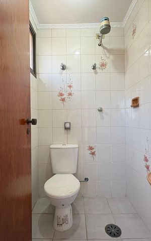 Apartamento à venda com 122m², 4 quartos e 1 vaga Apartamento à venda com 122m², 4 quartos e 1 vagaBanheiro de serviço