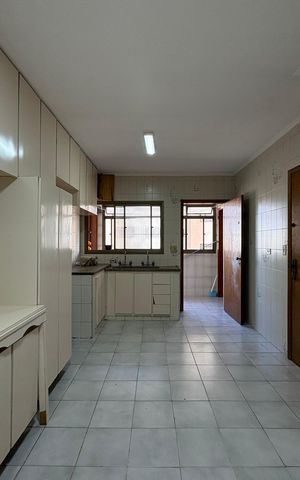 Apartamento à venda com 122m², 4 quartos e 1 vaga Apartamento à venda com 122m², 4 quartos e 1 vagaCozinha