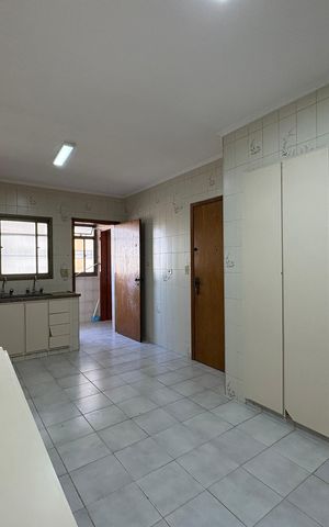 Apartamento à venda com 122m², 4 quartos e 1 vaga Apartamento à venda com 122m², 4 quartos e 1 vagaCozinha