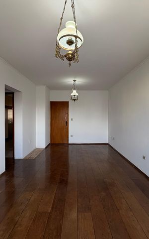 Apartamento à venda com 122m², 4 quartos e 1 vaga Apartamento à venda com 122m², 4 quartos e 1 vagaSala
