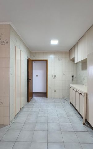 Apartamento à venda com 122m², 4 quartos e 1 vaga Apartamento à venda com 122m², 4 quartos e 1 vagaCozinha