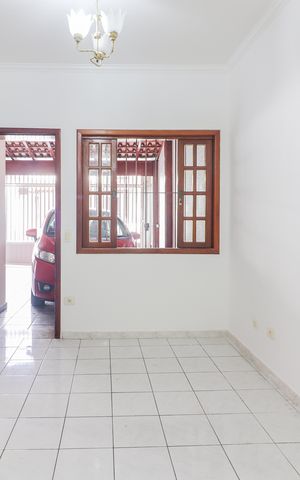 Casa para alugar com 164m², 4 quartos e 3 vagas Casa para alugar com 164m², 4 quartos e 3 vagasSala