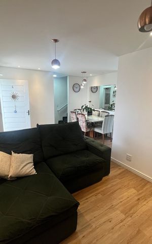 Casa de condomínio à venda com 120m², 3 quartos e 2 vagasSala