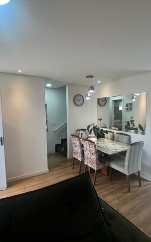 Casa de condomínio à venda com 120m², 3 quartos e 2 vagasSala
