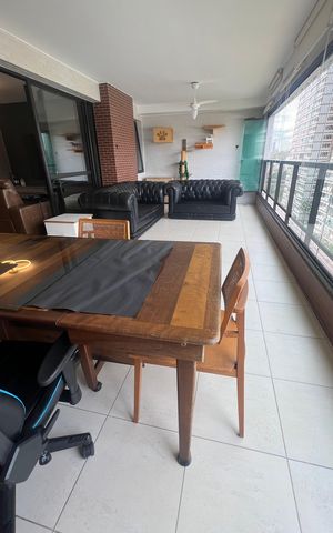 Apartamento à venda com 220m², 4 quartos e 4 vagas
