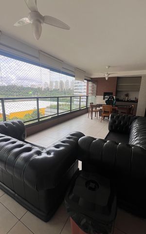 Apartamento à venda com 220m², 4 quartos e 4 vagas