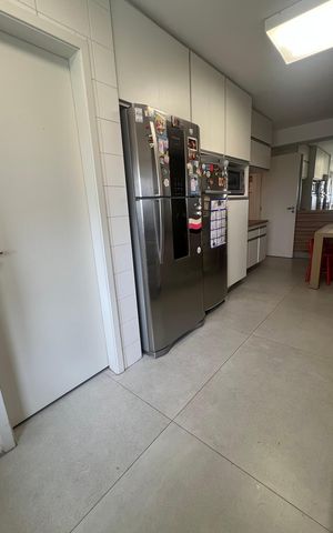 Apartamento à venda com 220m², 4 quartos e 4 vagas