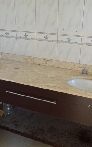 Casa de condomínio à venda com 198m², 3 quartos e 5 vagas Casa de condomínio à venda com 198m², 3 quartos e 5 vagasBanheiro da Suíte