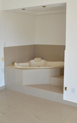 Casa de condomínio à venda com 198m², 3 quartos e 5 vagas Casa de condomínio à venda com 198m², 3 quartos e 5 vagasSuíte