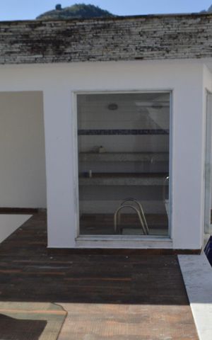 Casa de condomínio à venda com 198m², 3 quartos e 5 vagas Casa de condomínio à venda com 198m², 3 quartos e 5 vagasÁrea comum
