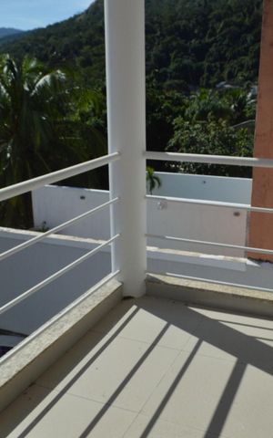 Casa de condomínio à venda com 198m², 3 quartos e 5 vagas Casa de condomínio à venda com 198m², 3 quartos e 5 vagasVaranda da Suíte