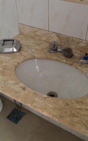 Casa de condomínio à venda com 198m², 3 quartos e 5 vagas Casa de condomínio à venda com 198m², 3 quartos e 5 vagasBanheiro