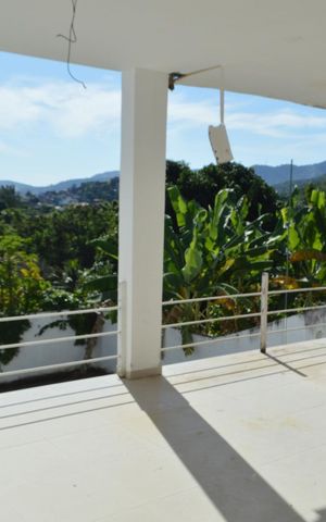 Casa de condomínio à venda com 198m², 3 quartos e 5 vagas Casa de condomínio à venda com 198m², 3 quartos e 5 vagasÁrea comum