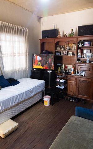 Casa à venda com 550m², 3 quartos e 5 vagas Casa à venda com 550m², 3 quartos e 5 vagasSALA