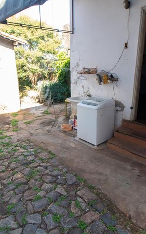 Casa à venda com 550m², 3 quartos e 5 vagas Casa à venda com 550m², 3 quartos e 5 vagasÁREA DE SERVIÇO
