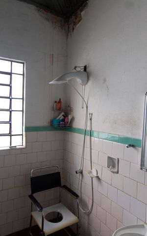 Casa à venda com 550m², 3 quartos e 5 vagas Casa à venda com 550m², 3 quartos e 5 vagasBANHEIRO