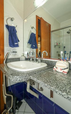 Apartamento à venda com 239m², 3 quartos e 2 vagasBanheiro Social