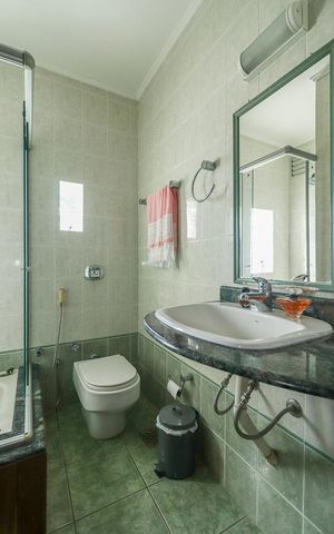 Apartamento à venda com 239m², 3 quartos e 2 vagasBanheiro da Suíte