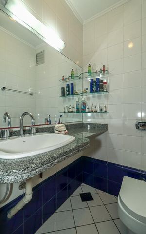 Apartamento à venda com 239m², 3 quartos e 2 vagasBanheiro Social