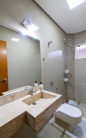 Casa à venda com 256m², 3 quartos e 4 vagasBanheiro Social
